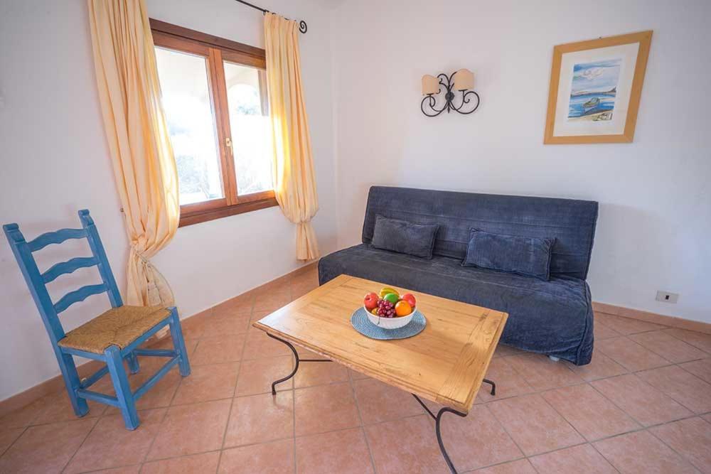 Residence Baia Sant Anna Con Piscina タナウネッラ エクステリア 写真