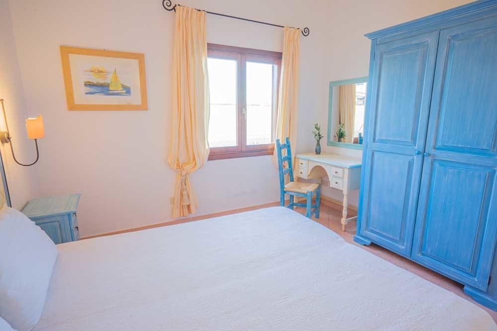 Residence Baia Sant Anna Con Piscina タナウネッラ エクステリア 写真